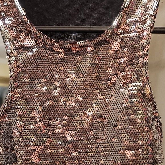 Silver/copper sequin razor back tank top - Picture 4 of 6